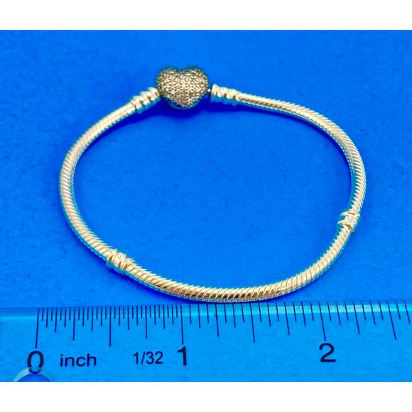Pandora charm bracelet with Pave Heart Clasp - Picture 2 of 4